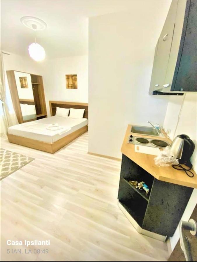 Hotel Ipsilanti Iasi Esterno foto